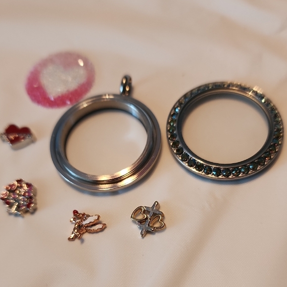 Origami Owl Valentine Locket Necklace - Picture 2 of 5